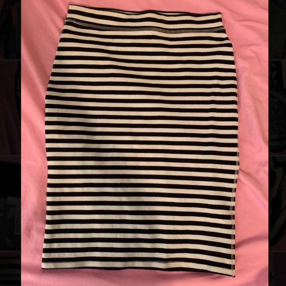 Old Navy XS Knit Pencil Skirt